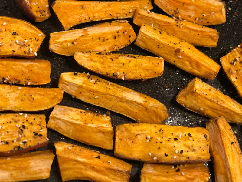 Baked Sweet Potatoes w/ Everything Bagel Seasoning